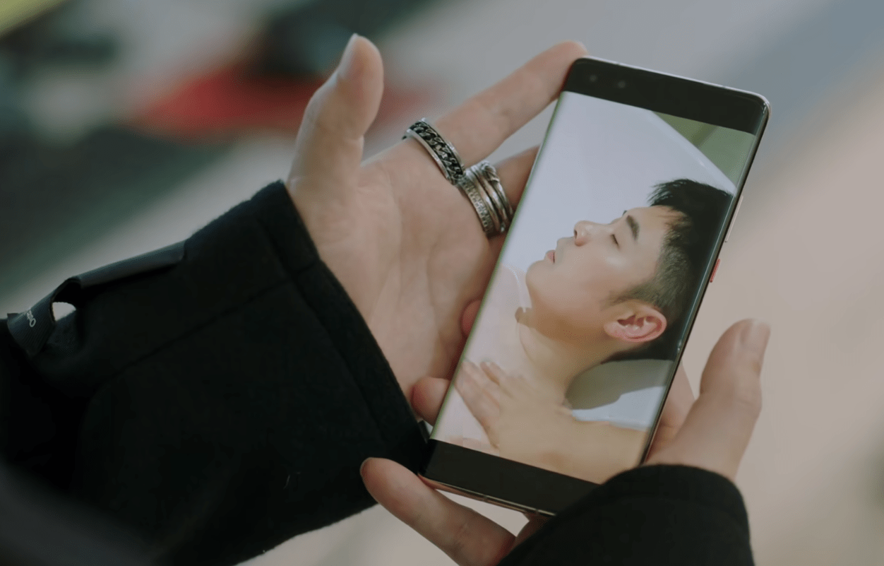 多比|假日暖洋洋2：孔令麒与程蔓，互相救赎的姐弟恋，又甜又爆笑