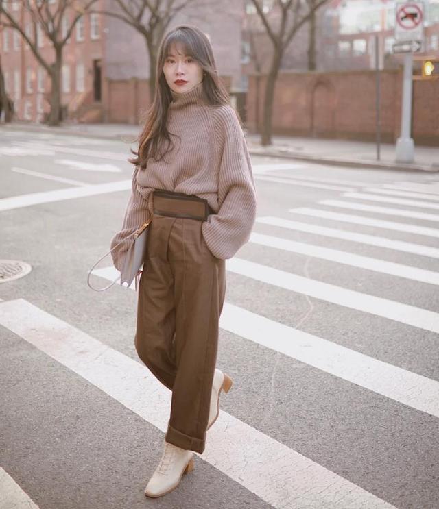 黑色 冬季穿毛衣该搭什么鞋子？试试这几双短靴，时尚又好看