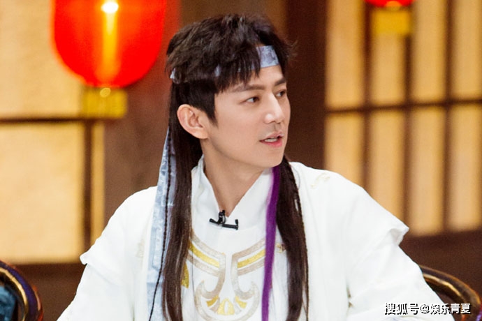 角色|大侦探“醉仙楼老板”张若昀，乔振宇红装潇洒惊艳，王鸥似画中人