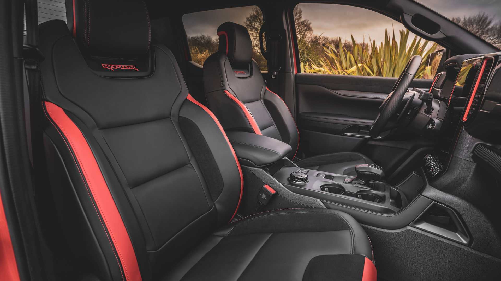 外形更凶猛 福特Ranger Raptor官图发布 配3.0T V6发动机_搜狐汽车_搜狐网