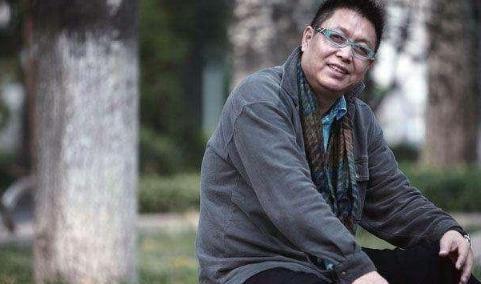 60岁主持人王为念感情坎坷两婚两离至今单身今现身与婆婆跳舞