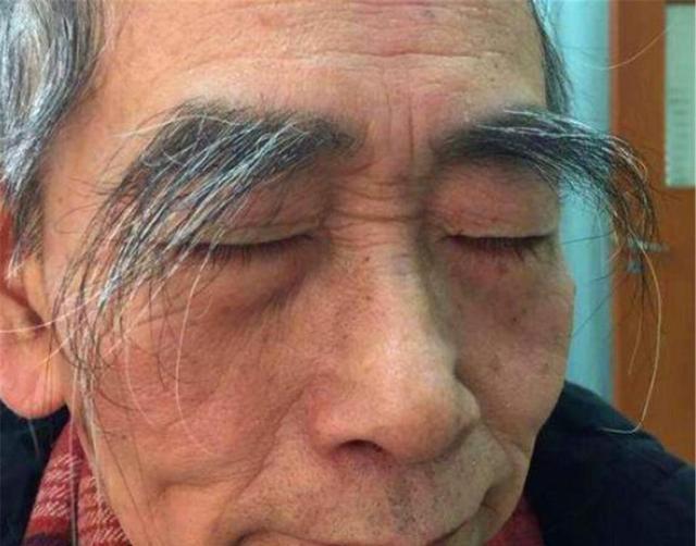 生活男性50岁以后眉毛变长，表明什么呢？