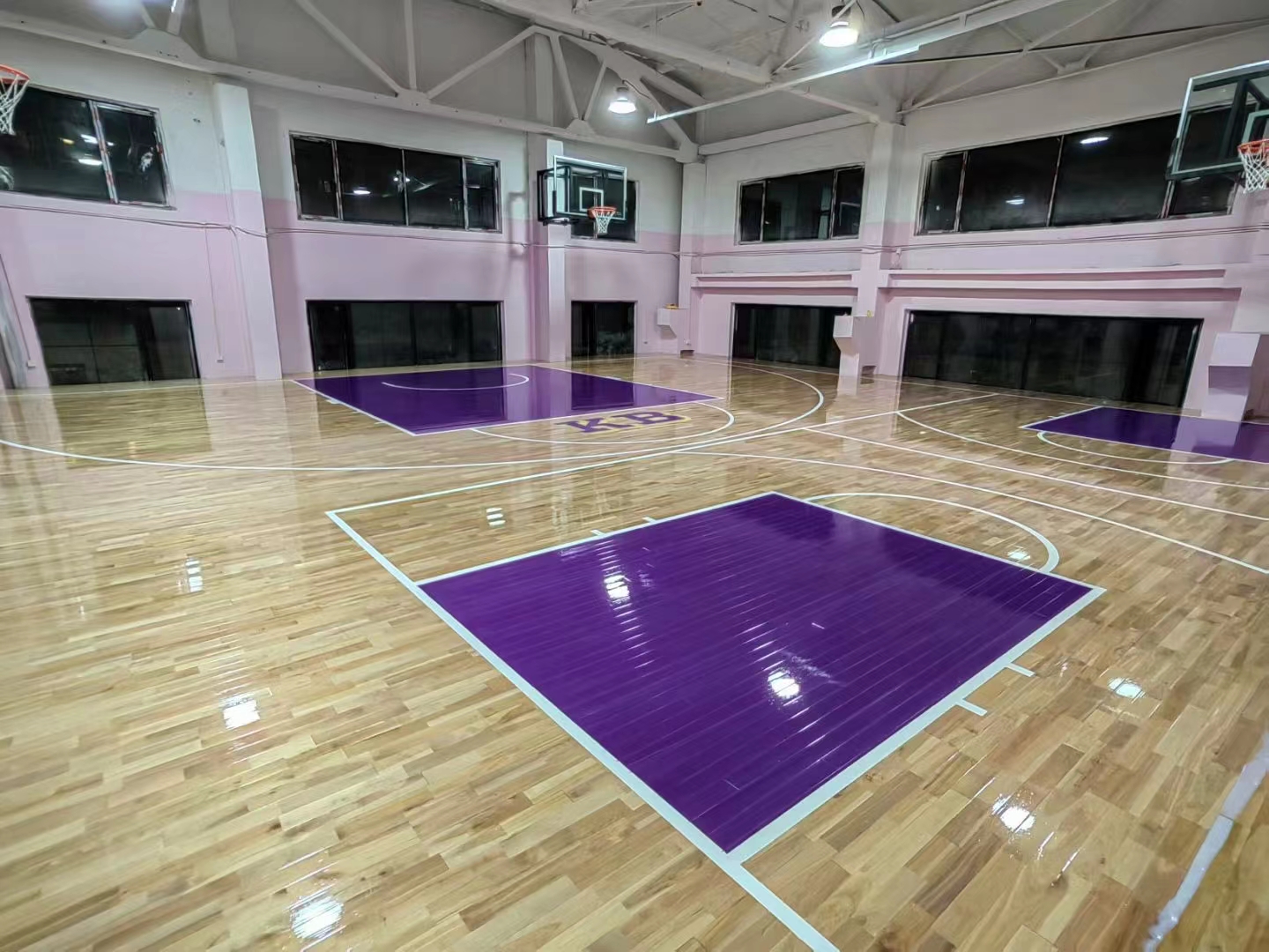 nba球队主场篮球地板彩漆的风格及实际运用1