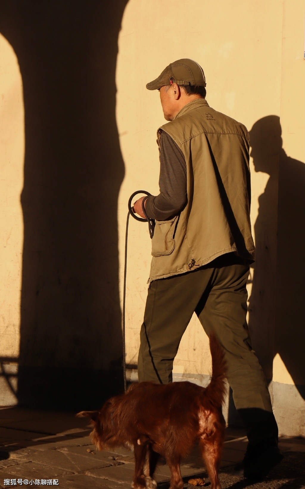 褐色 上了年纪的男人，建议多穿这3种颜色，高级有格调