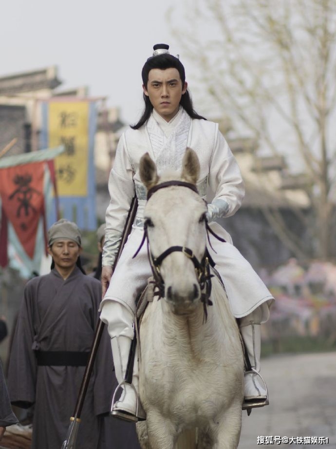 身手|同样是演“俏罗成”，有人俊而不娘，有人油腻耍帅，放一起差距大