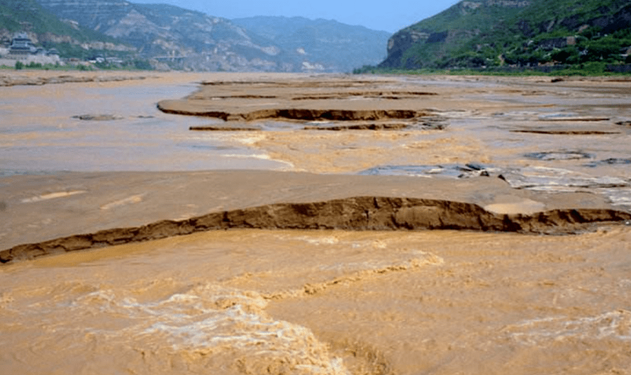 减少水土流失,到堤坝的建造,拦截泥沙等等,耗费几十年时间,终于让黄河