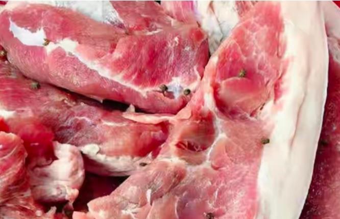 天气|腌腊肉时,直接抹盐就错了,牢记这2步,腊肉不霉不臭,越放越香