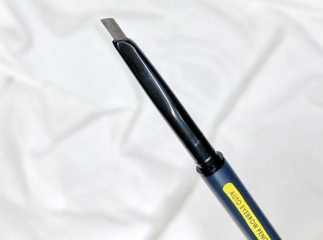 化妆品别被忽悠了！用完卡粉脱妆甚至烂脸的孕期化妆品，宝妈还在囤？