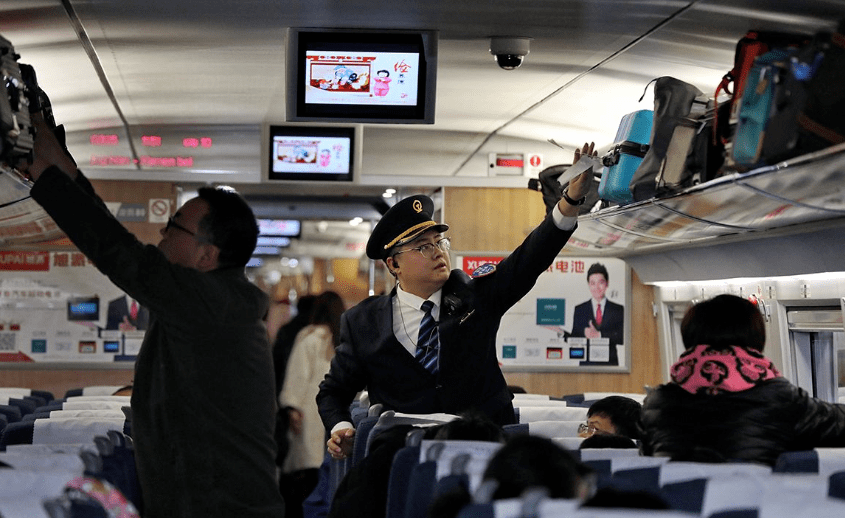 原创为啥高铁车厢只有8节和16节车厢多载客量就大难道不想赚钱