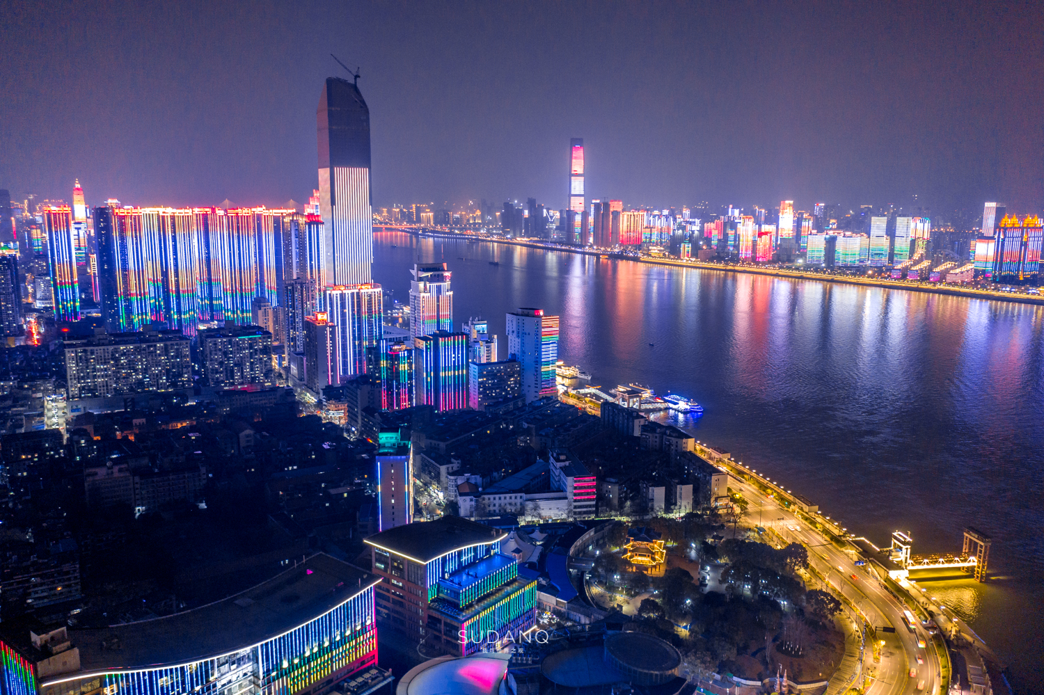 原创武汉夜景能全国排名第几仅一座彩虹桥就美得令人叹为观止