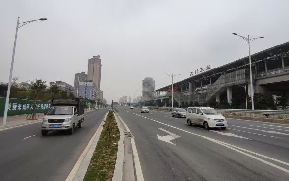 江門東站,江海廣場等地標建築,東接外海大橋,直通中山古鎮,西接江門