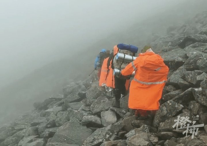 95后女诗人穿越鳌太线遇难光脚只穿秋衣秋裤符合失温特征