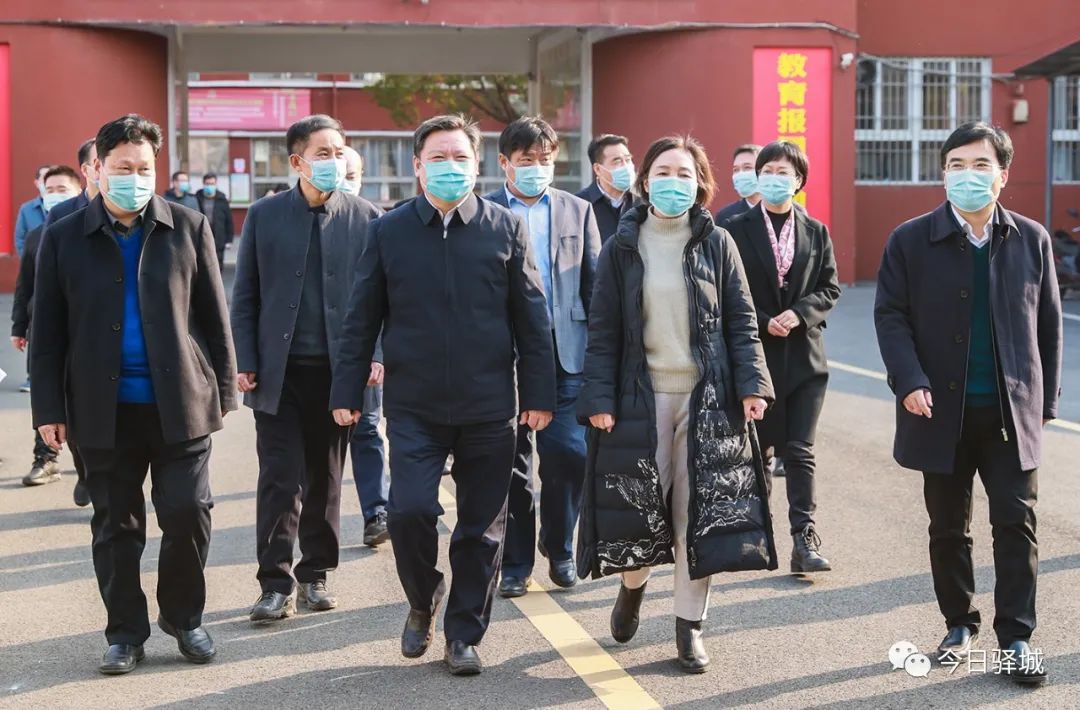 驿城区委书记毕启民,区委常委,区委办公室主任张德武,副区长刘瑞华