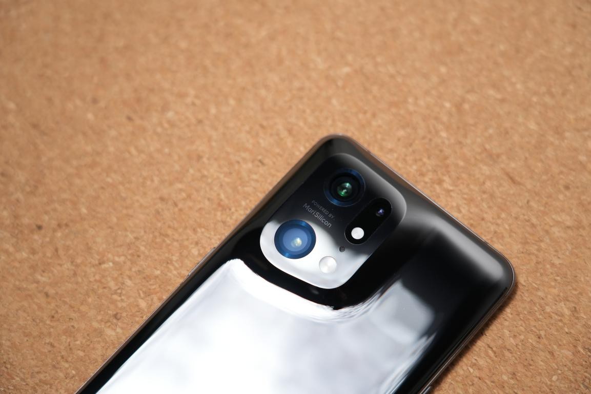 该机|OPPO Find X5 Pro评测：跟一加10 Pro有什么不同？