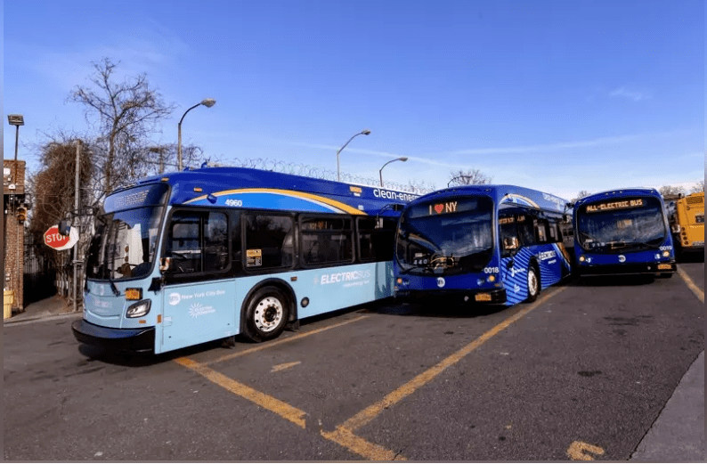 (大都会运输署提供)纽约市公交车逃票率飙升至十年来最高点,2021年