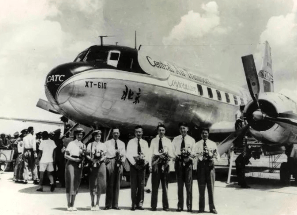 1917年,陈卓林受孙中山"航空救国"思想影响,直奔美国学习飞行员知识.