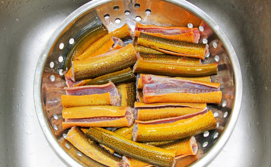 下锅|黄鳝不管怎么做,切忌直接下锅,提前多做2步,又鲜又嫩没腥味