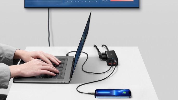 有品众筹上线倍思100W氮化镓桌面插线板/充电器，办公快充两不误