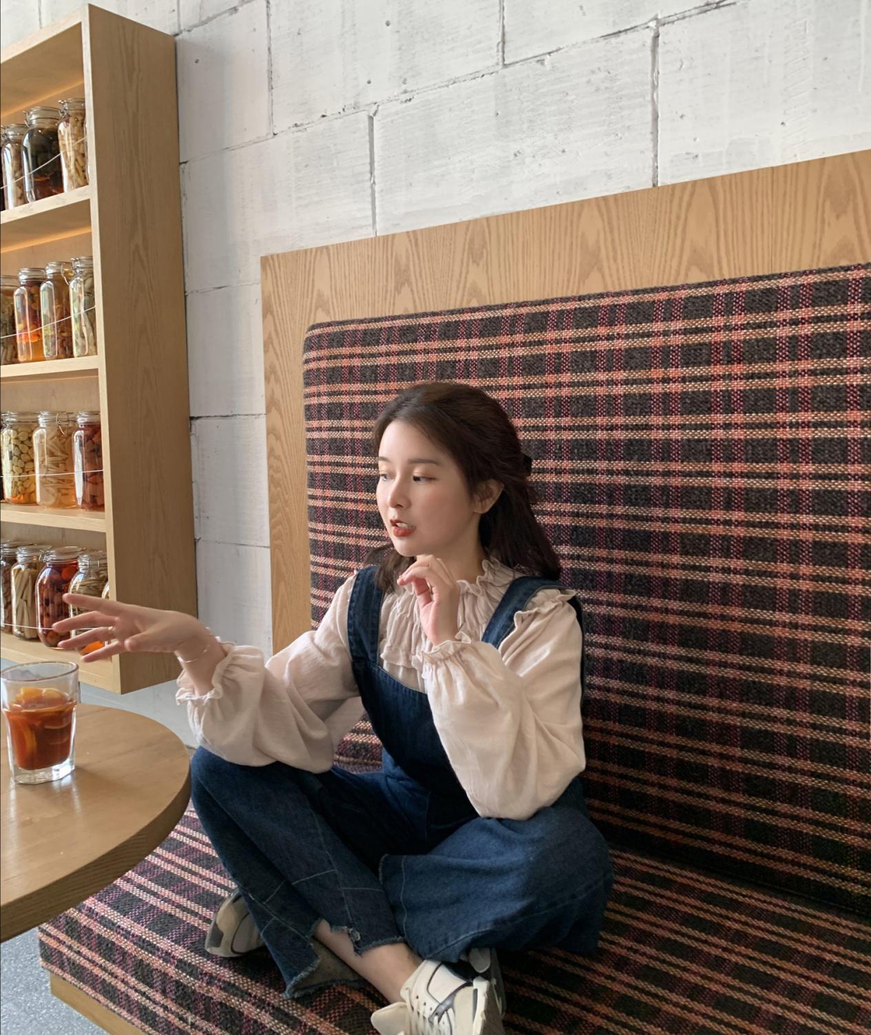 服装 超级简单的春季穿搭，简约大气很时尚，让你穿出高级气质