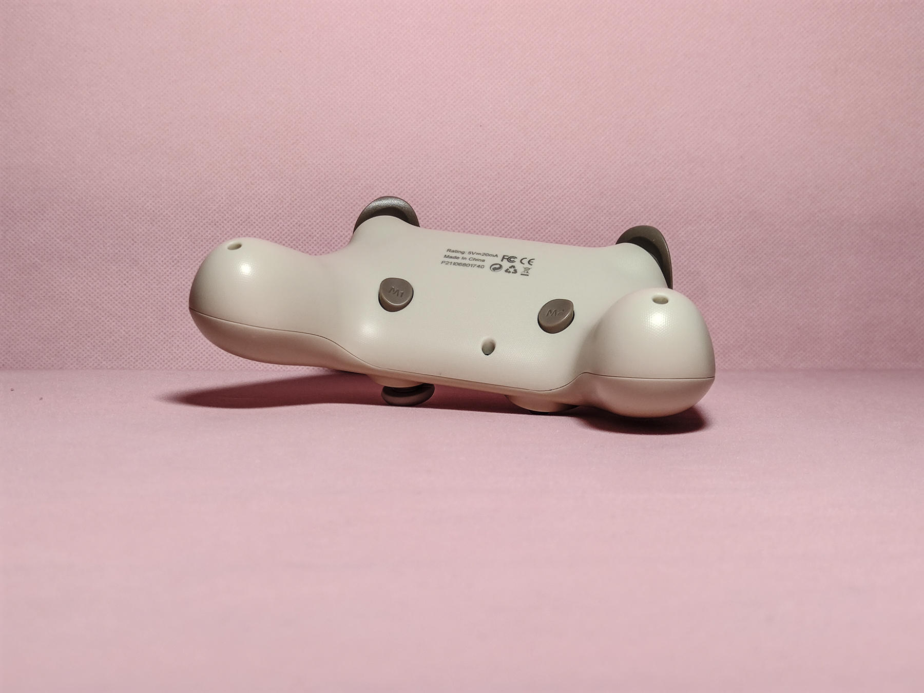 莱仕达游戏手柄，陪你度过不一样的假期，伴你经历每一段奇遇