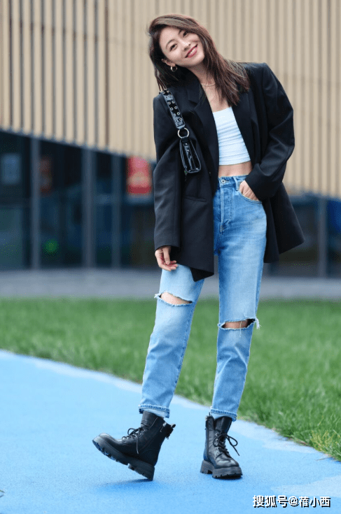 小白 尽量少穿小白鞋了,有些烂大街,看看这3双鞋子,时髦又洋气