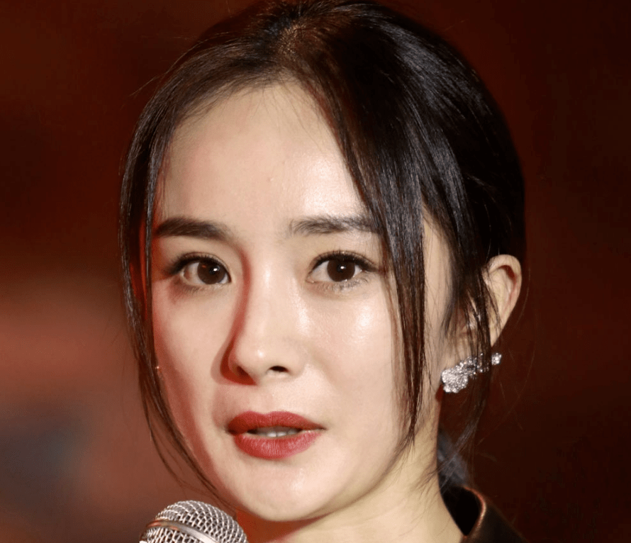 高清生浮粉、长痘、整容痕迹，明星未修图里的脸，让我看见了人间真实