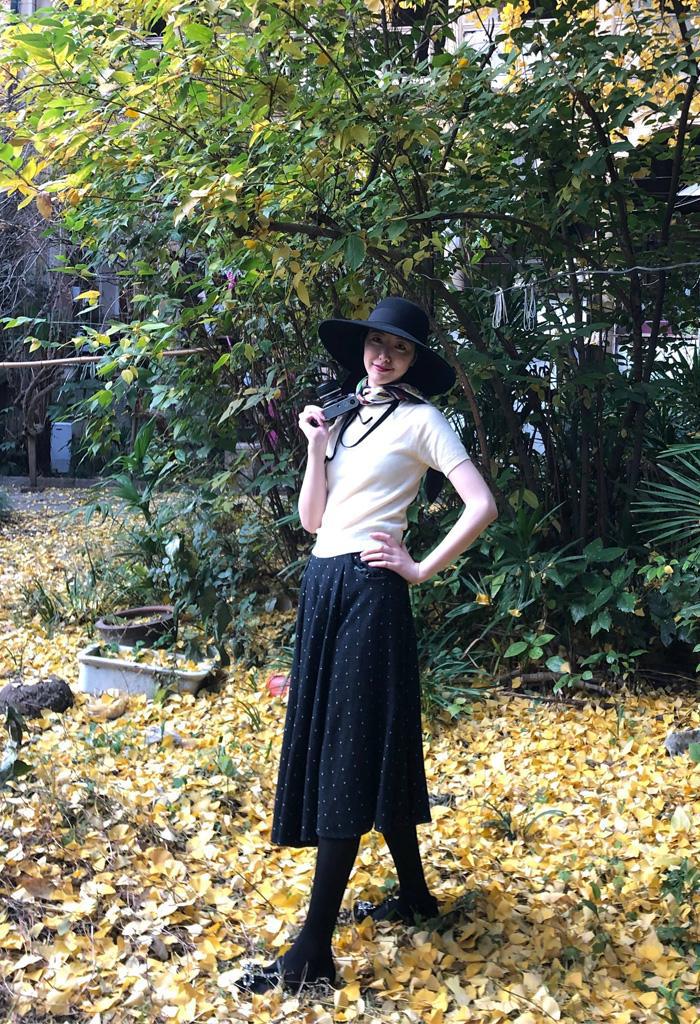 李亚鹏女友气质不输王菲,穿v领吊带裙美得惊艳,好身材堪比超模_susie