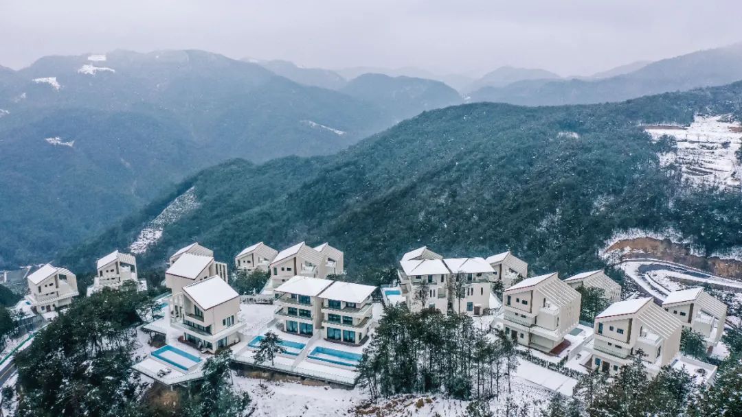 江南雪|邂逅江南雪，我打开了玉岑山居银装素裹的壮美画卷