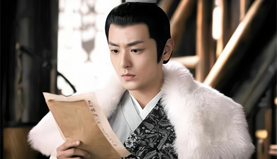 倾心》出现在观众面前,之后又出演了《招摇》,《袁天罡》,《凤囚凰》