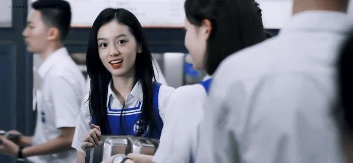 《少年的你》中魏莱太坏,可现实生活中她美得如同仙女_周也_作品_演技