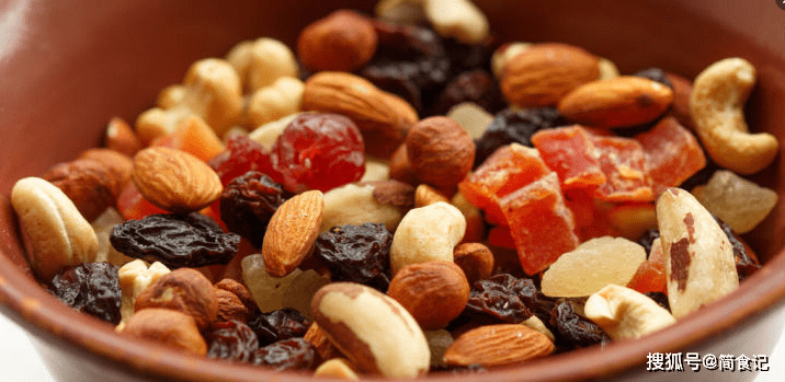 饼干|5种零食，被列为“黑名单”！吃得不多还长胖，为了健康要远离