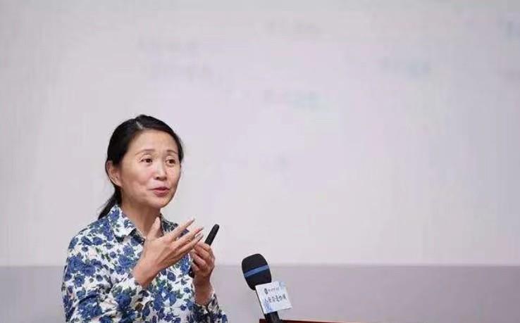 同学|“非诚勿扰”黄菡：倒追嫁同学，恩爱30年无，女儿比她还漂亮