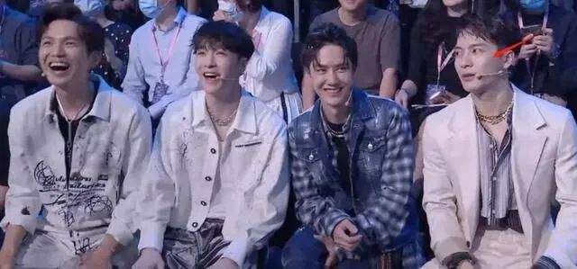 脸部明星整牙后遗症：杨幂脸部松弛，王嘉尔颧骨外扩，宋祖儿法令纹深