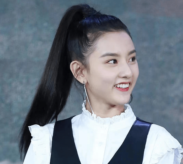 脸部明星整牙后遗症：杨幂脸部松弛，王嘉尔颧骨外扩，宋祖儿法令纹深