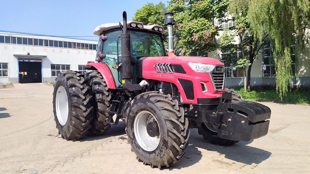 路通2404四驱拖拉机耕种省心的大马力农机