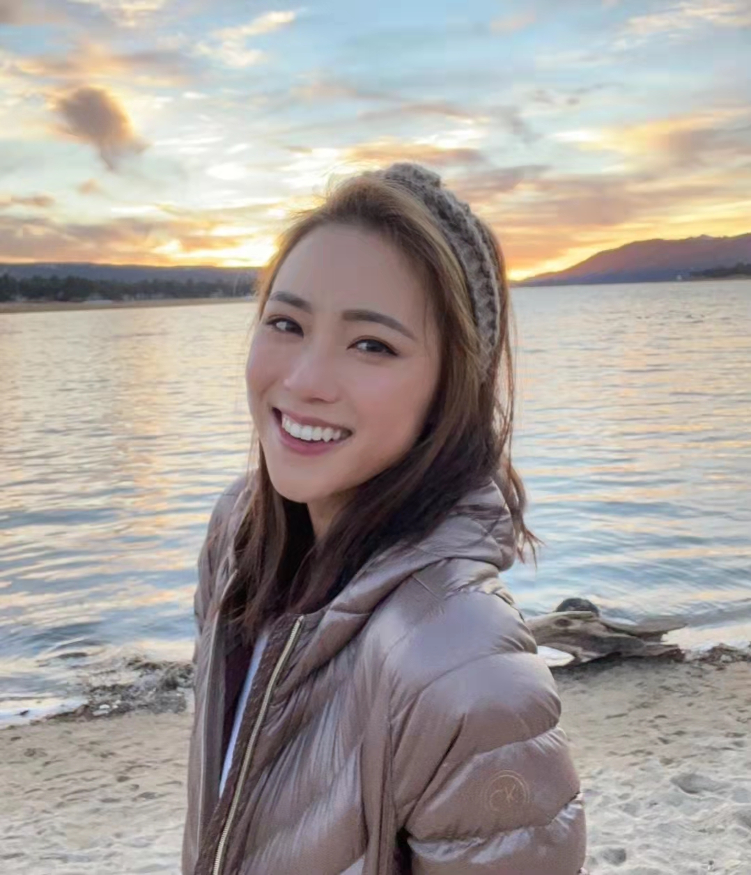 同时刘颖镟偶尔还会与朋友们一起聚聚,出去呼吸下新