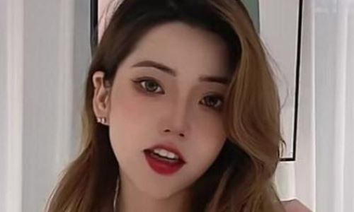 居然小蓝蓝虽然火了,但是总是靠着打擦边球吸引流量