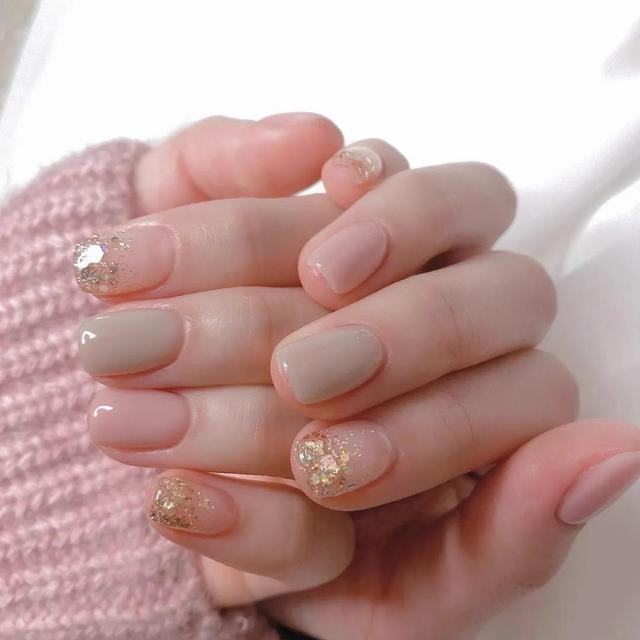 手指手是女人的第二张脸，开春画上这些“美甲”样式，美得挪不开眼