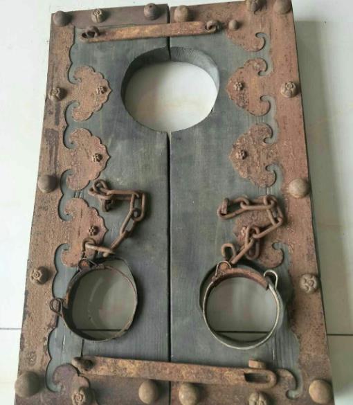 清朝女犯人刑具实拍最后一个让人看了腿软