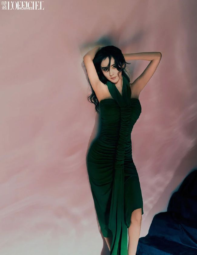 色调 做荆棘花园里的“绿”女郎，一秒心动