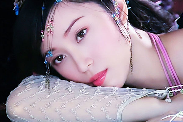 女神以前的古装造型有多美，白飞飞的廉价发饰，都能美得惊心动魄！