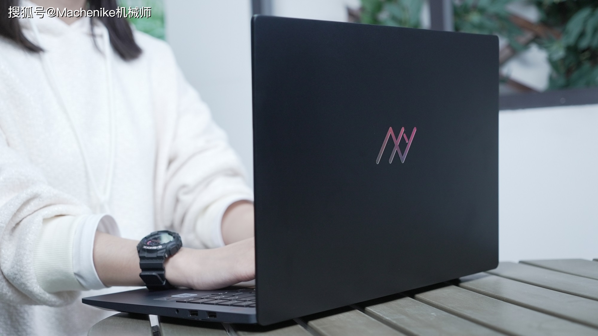 机械师创物者16评测：高性能长续航的轻量型办公本，值得入手吗？