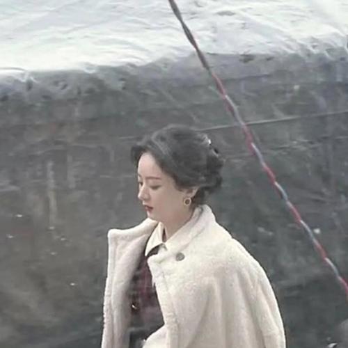 因为|尹正发文“求放过”，路透胖出“玻璃心”，网友：演员服务角色