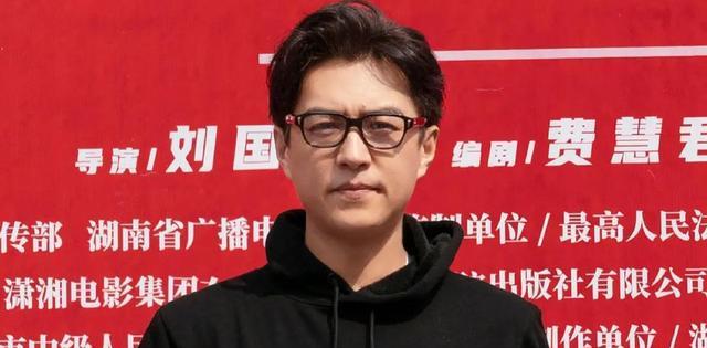 底线|法治题材剧《底线》开机，靳东再演职场精英，成毅蔡文静领衔出演