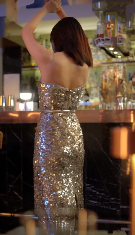 亮片高圆圆当妈后更有味道！穿亮片裙闪耀高贵，42岁还有完美的身材