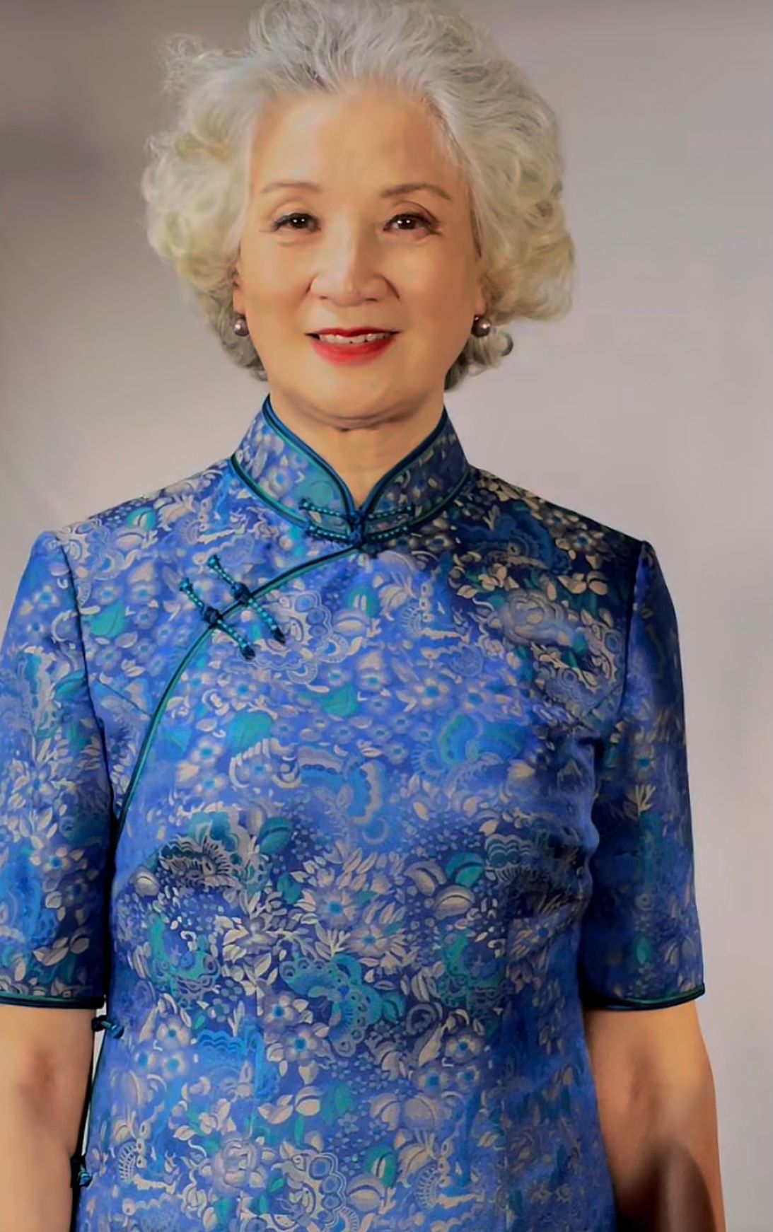 这是我见过最优雅的北京奶奶76岁穿旗袍优雅端庄不做作有气质