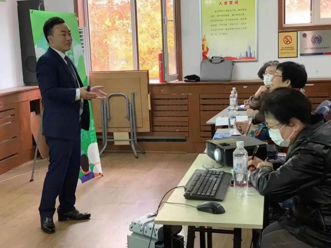 社区|上课，请玩手机