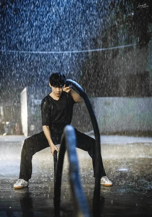 因为|男二号专业户白敬亭，可算“上位”了