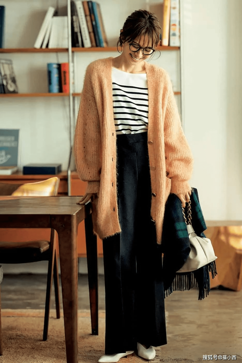 莫属 春天最火的“上衣”,可搭遍四季的穿搭造型,非“条纹衫”莫属