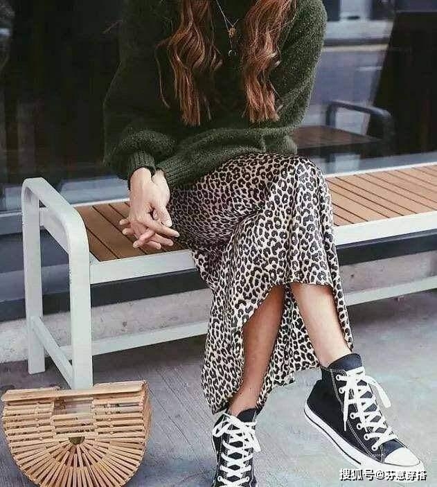 颜色 法国女人的浪漫与温暖,有一半藏在“毛衣”里,每一套都想照着穿